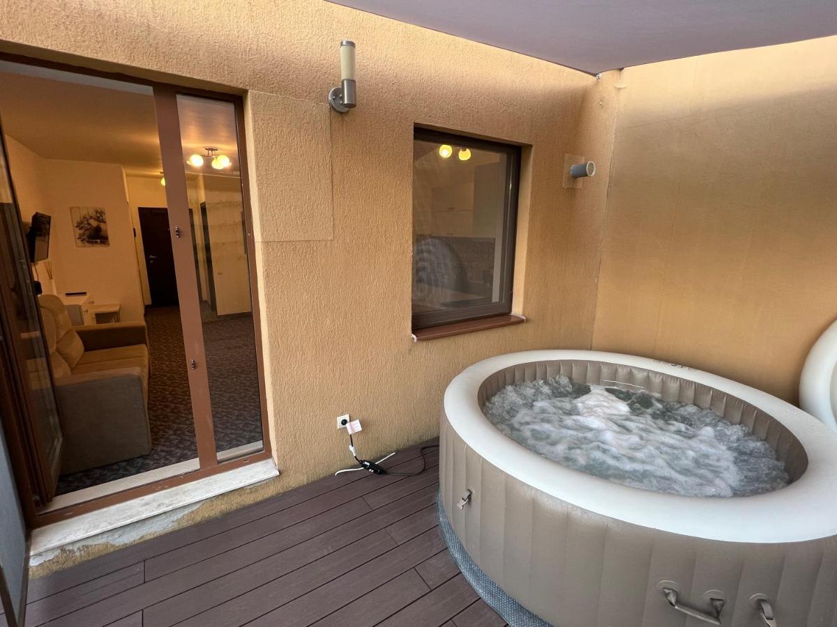 Coroni Studio With Jacuzzi Брашов Экстерьер фото