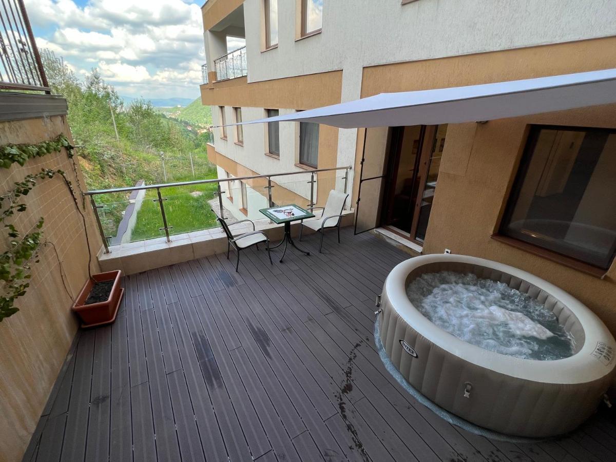 Coroni Studio With Jacuzzi Брашов Экстерьер фото