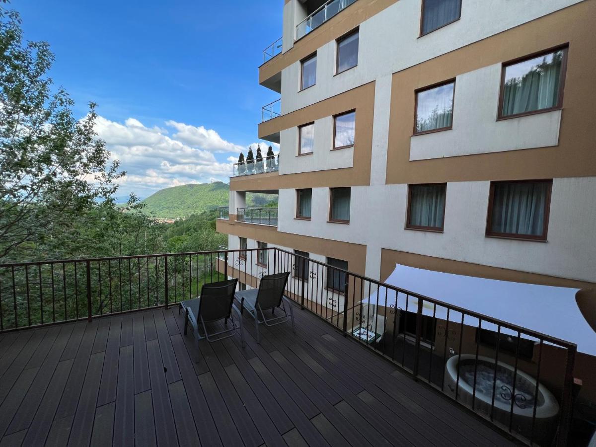 Coroni Studio With Jacuzzi Брашов Экстерьер фото