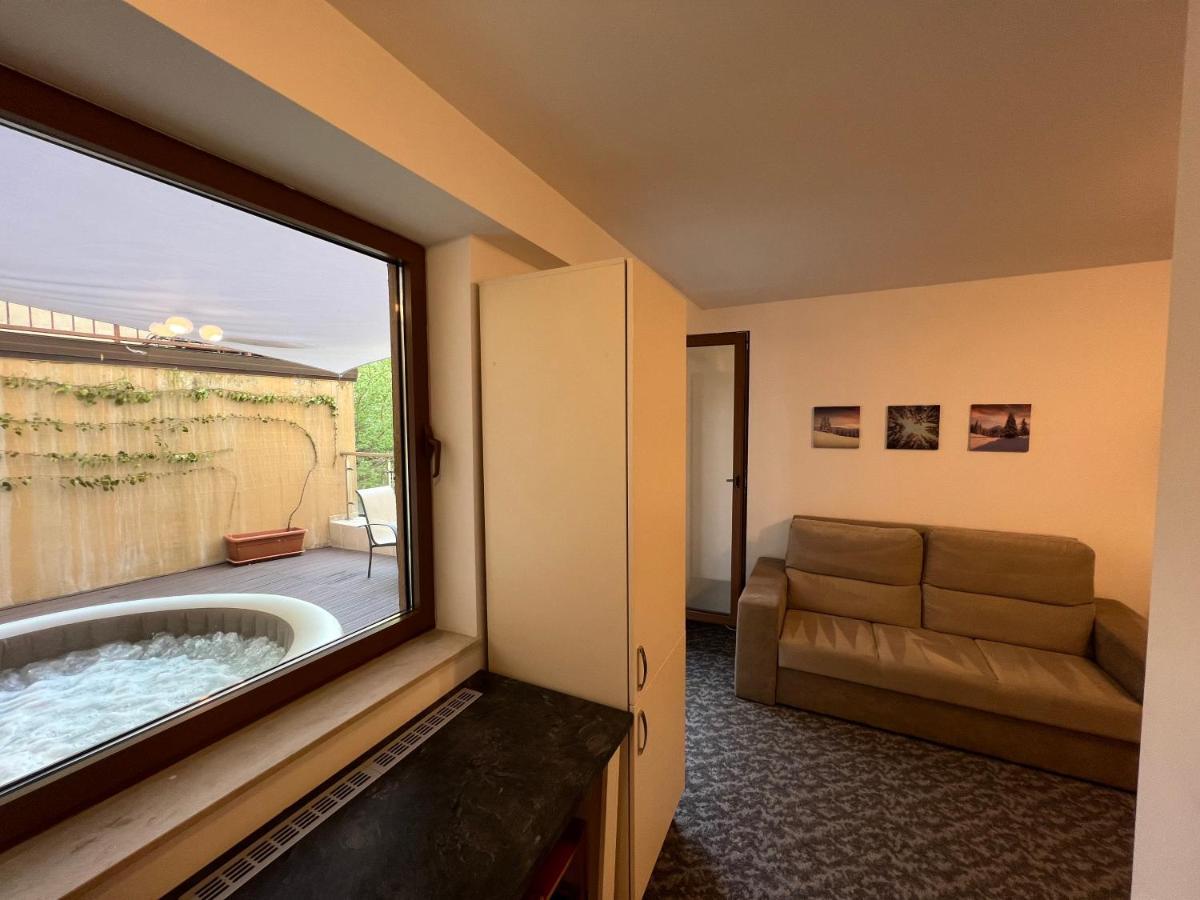 Coroni Studio With Jacuzzi Брашов Экстерьер фото
